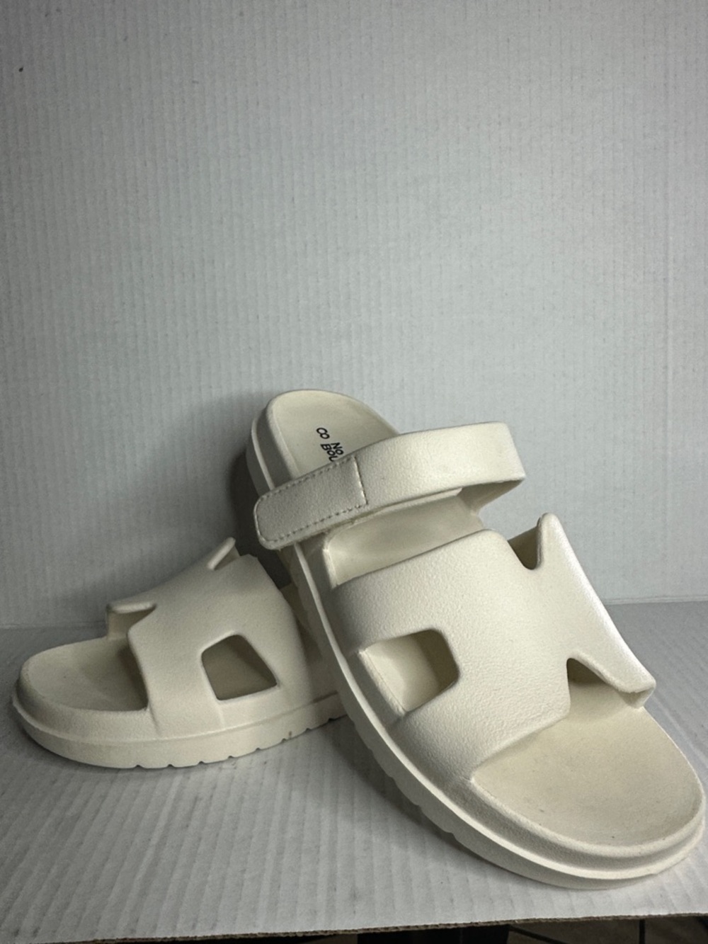 No Boundaries Off-White Slide Sandals with Adjustable Strap